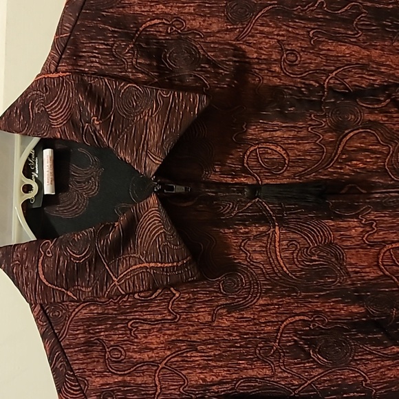 Little red jacket - Picture 2 of 5